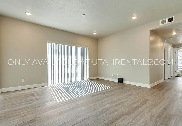 1128 S 820 E #1202 — Photo 11