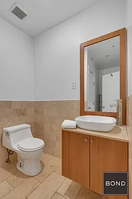 Sold by Bond New York | media 7