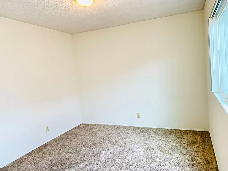 Live in Mission Beach Right by the Water! 2BD/1BA Top Floor Apartment w/ Parking! Only $2,895/mo — Photo 15
