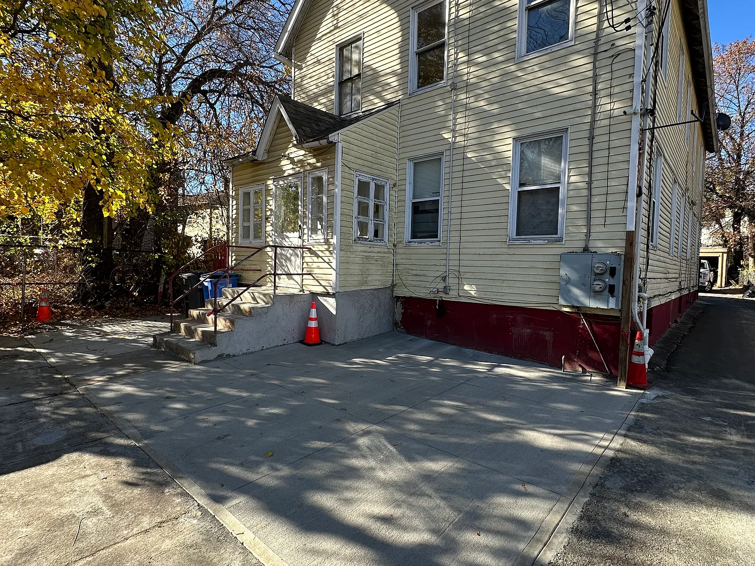 8 Elliott Pl — Photo 1