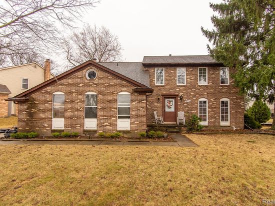 22170 Shadybrook Dr, Novi, MI 48375