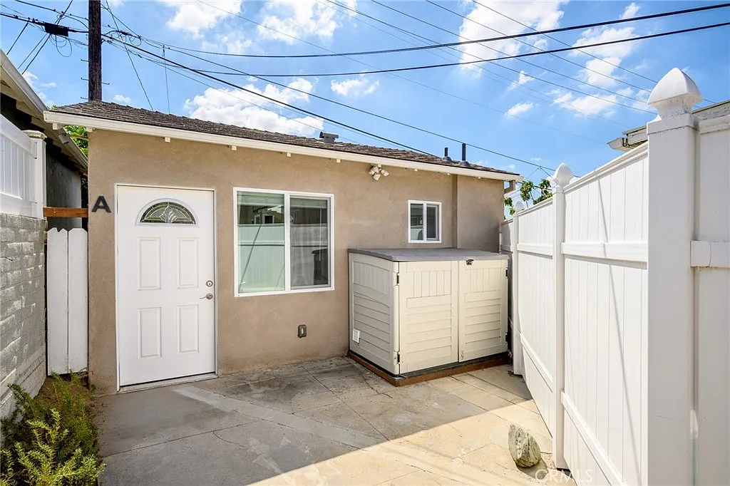 1 bed, 350 sqft, $2,000 — Photo 1