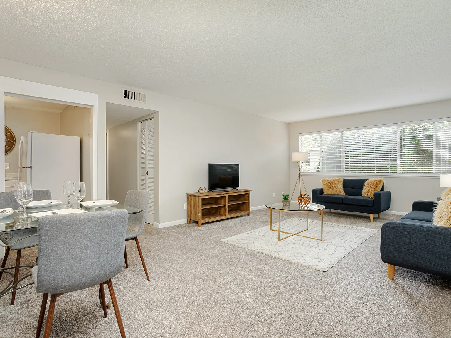 Malibu at Martin Apartments — Photo 4