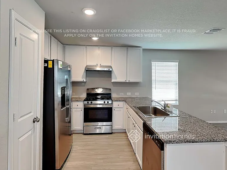 5449 Verdugos Palace — Photo 9