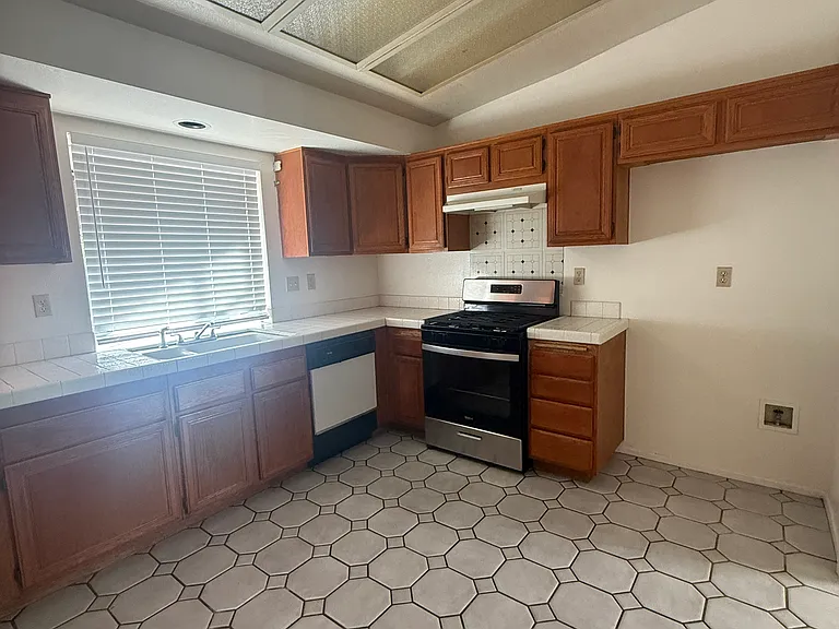 24691 Candlenut Ct — Photo 6