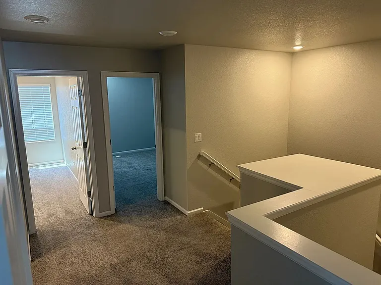 745 N Tempe St — Photo 5