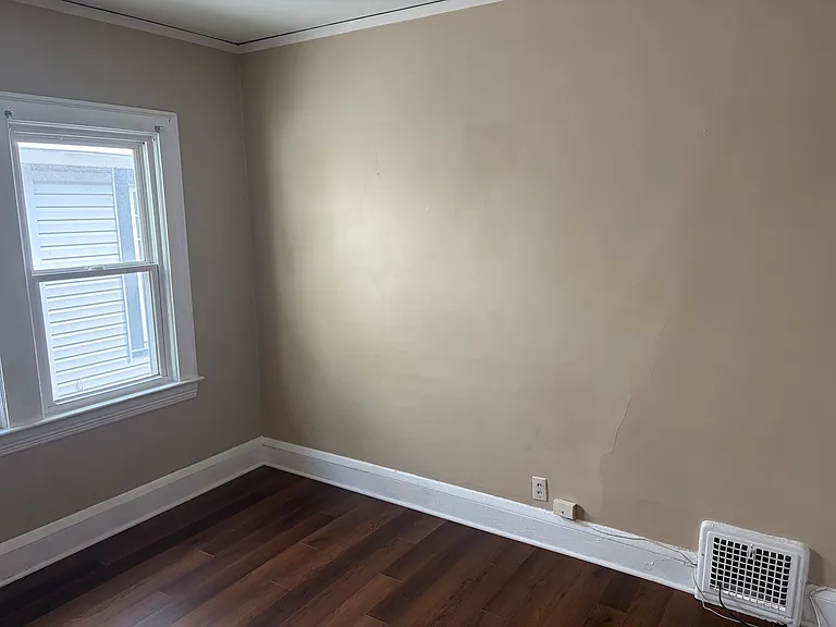 1252 W Clifton Blvd — Photo 3