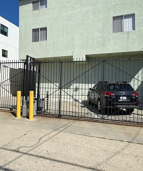 1943 Vista Del Mar Ave #7 — Photo 14