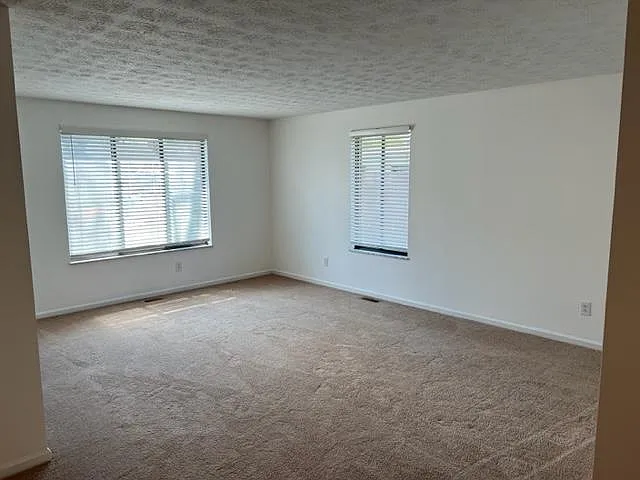 1237 Donson Dr — Photo 3