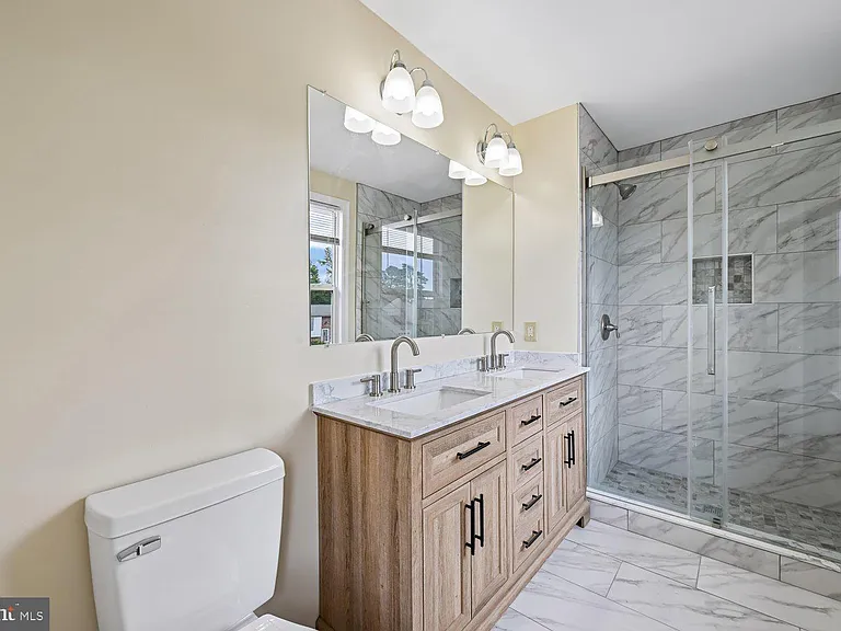 8805 Bolero Ct — Photo 29