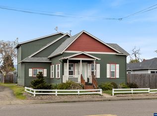 945 SE Uglow Ave, Dallas, OR 97338