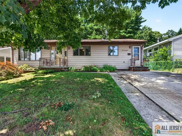117 Kendall Dr, Parlin, NJ 08859