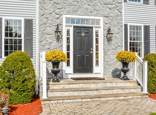 2 Dunraven Rd, Windham, NH 03087