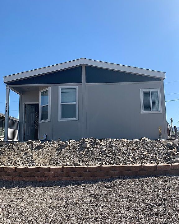 1st image of 3044 Lake Cir