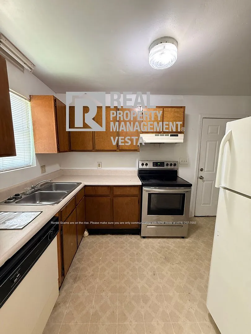 3 bed, 2.0 bath, 1080 sqft, $975 — Photo 4