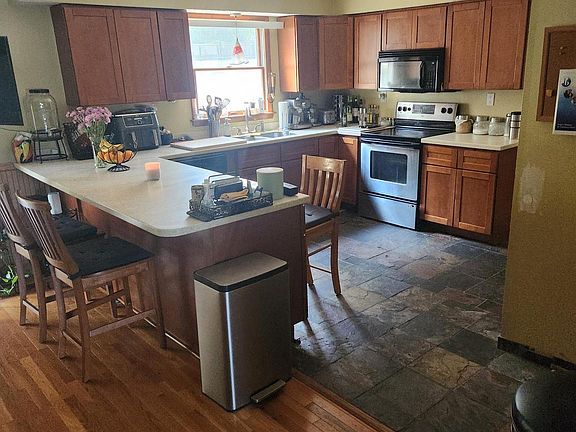 4th image of 7916 Red Globe Ct