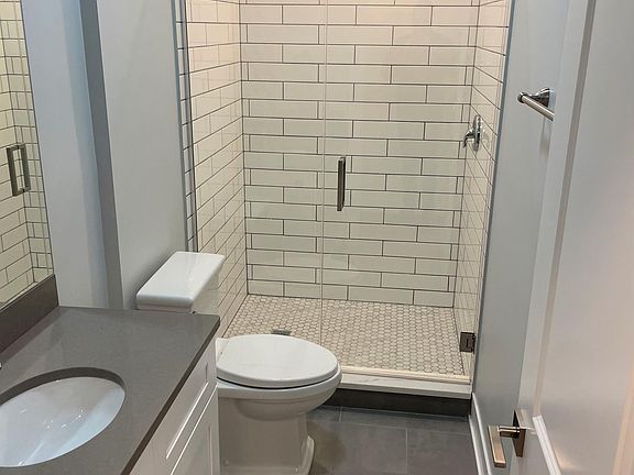 3rd image of 354 W Dickens Ave #2M