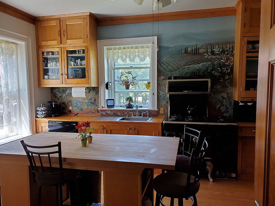 1449 Knapp St, Oshkosh, WI 54902 Zillow