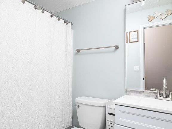 5th image of 313 Loblolly Ct