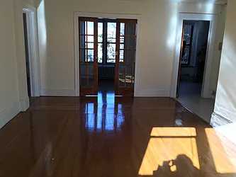 Rented by Eleni Moustakis LREB