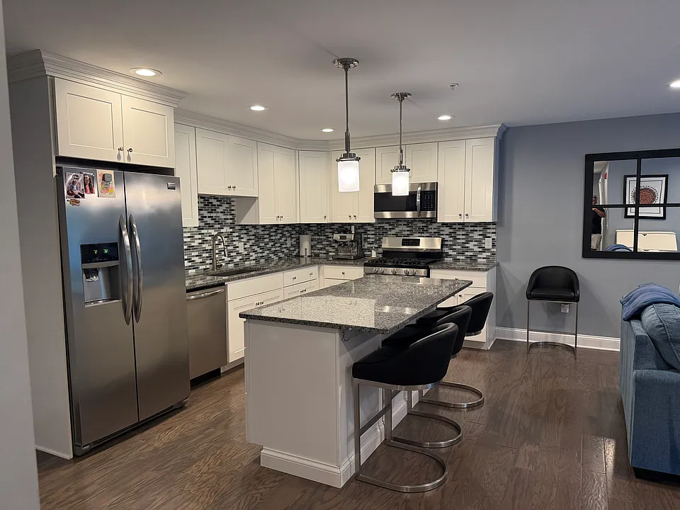 1001 Main St #15