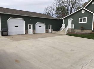 202 N Grand Ave, Ashley, IN 46705