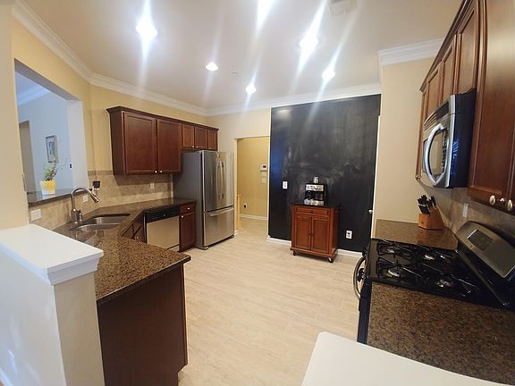 5th image of 2141 Caswell Cir