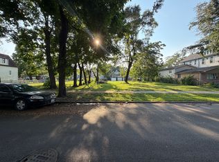 7024 S Elizabeth St, Chicago, IL 60636