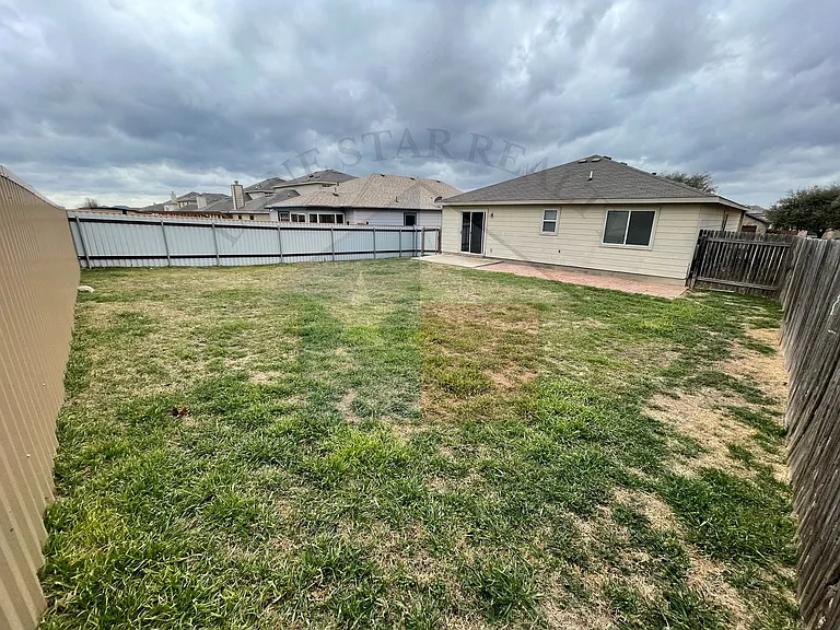 6607 Taree Loop — Photo 15