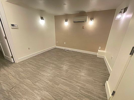 2nd image of 162 Woodruff Ave Basement 3