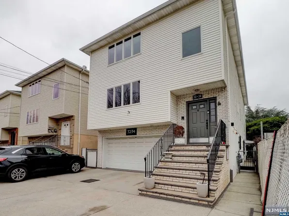 32-34 Saint Francis St, Newark, NJ 07105