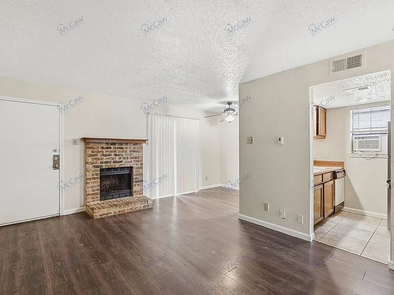 9520 Royal Ln #209 — Photo 4