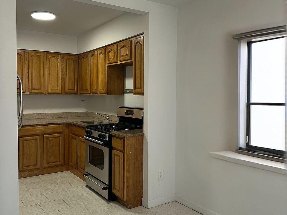 1st image of 9823 Seaview Ave #2
