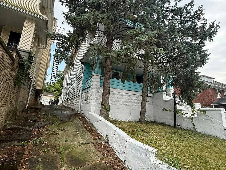 11706 Farringdon Ave #1