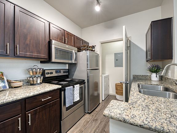 3rd image of 4901 Saratoga Blvd APT 412