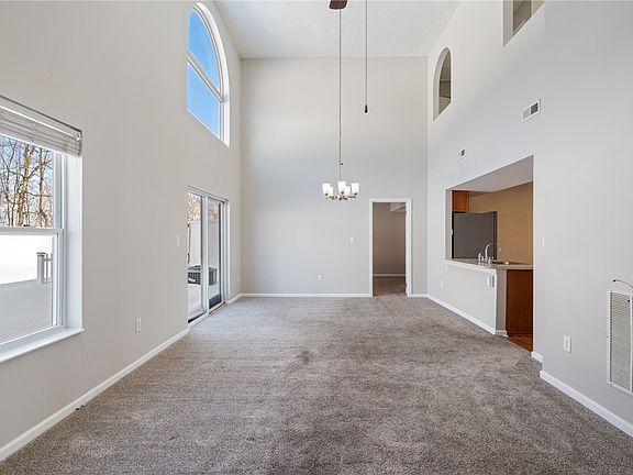 4th image of 103 Viareggio Way