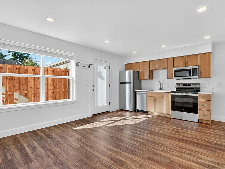 6417 SE 84th Ave #B — Photo 3