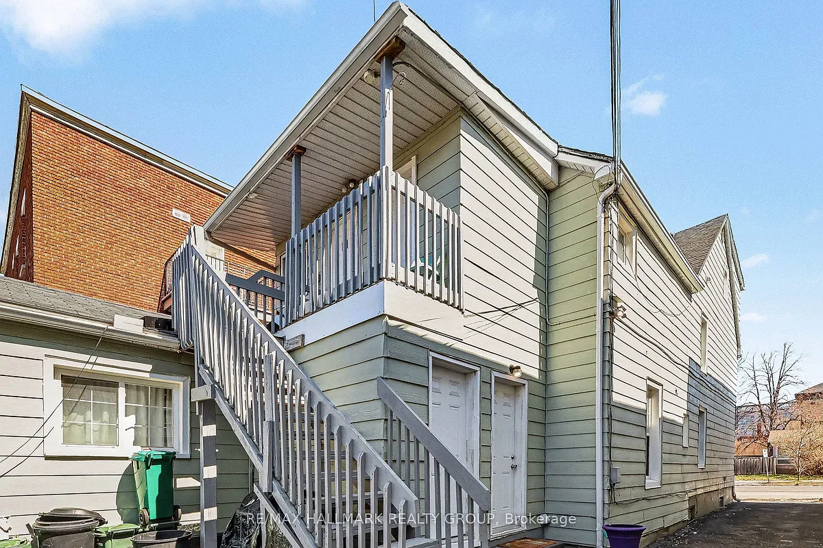 Building Photo - 64 Cobourg St #2