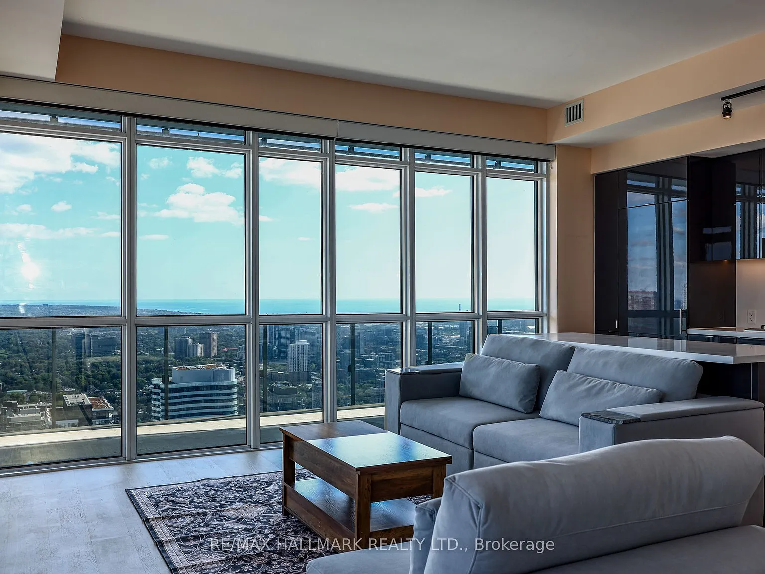 3 bed, $4,800 — Photo 2