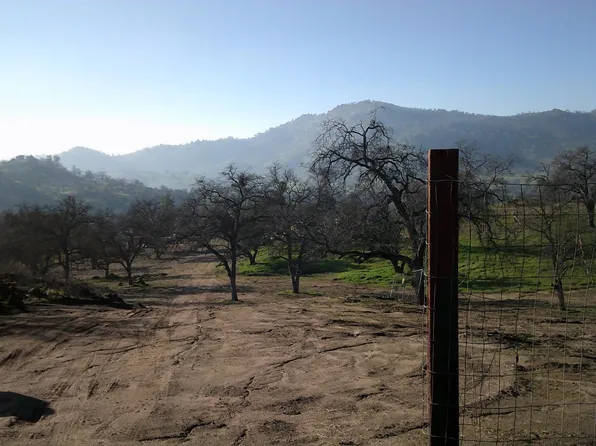 38949 Roundtree Ln, Squaw Valley, CA 93675