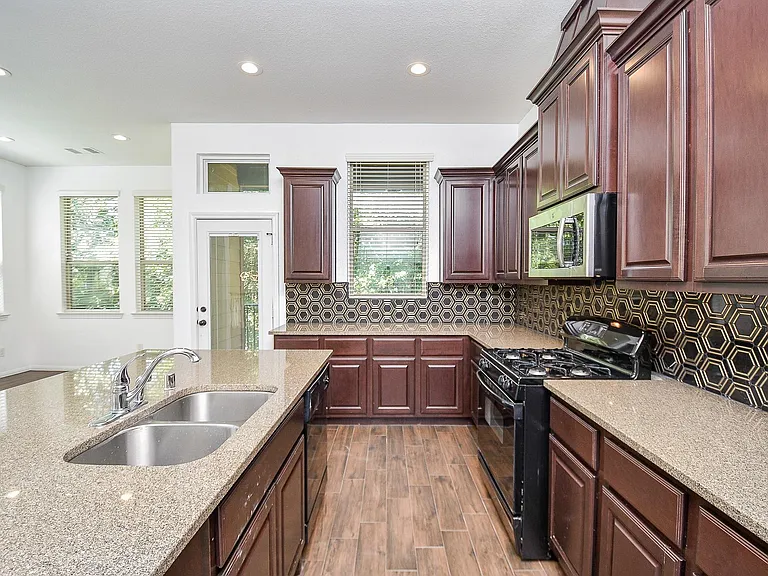 18 Cheswood Manor Dr — Photo 19