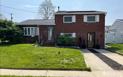 42 Albert Dr Photo 1