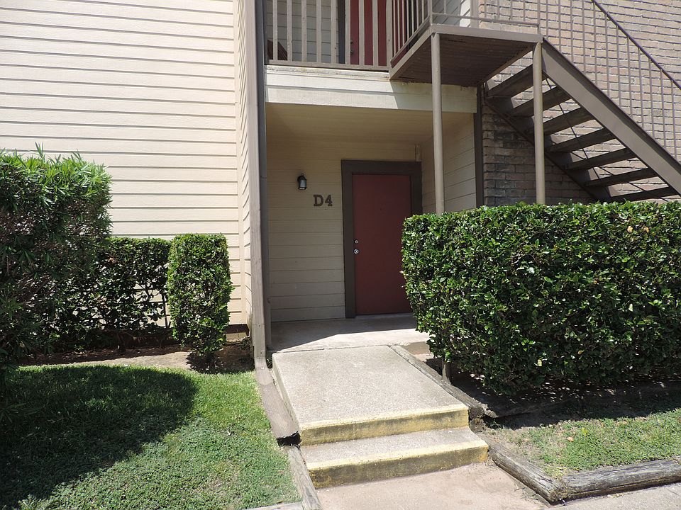 1st image of 3220 69th St APT D4