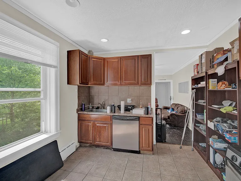 1103 Simpson St — Photo 11