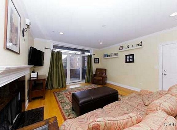 5th image of 4622 N Ashland Ave APT 2N