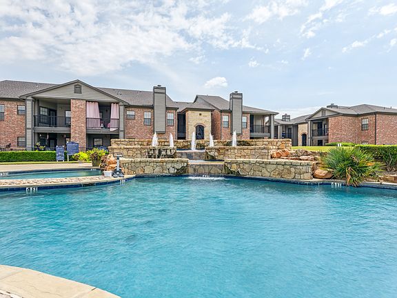 2nd image of 1315 Riverchase Dr APT 2014