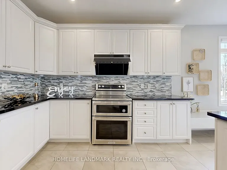 13 Woodway Ln — Photo 21