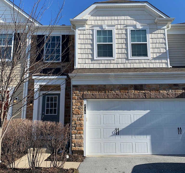 1st image of 219 Sills Ln
