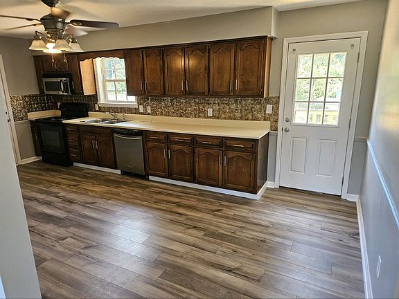 3rd image of 175 Wooten Rd