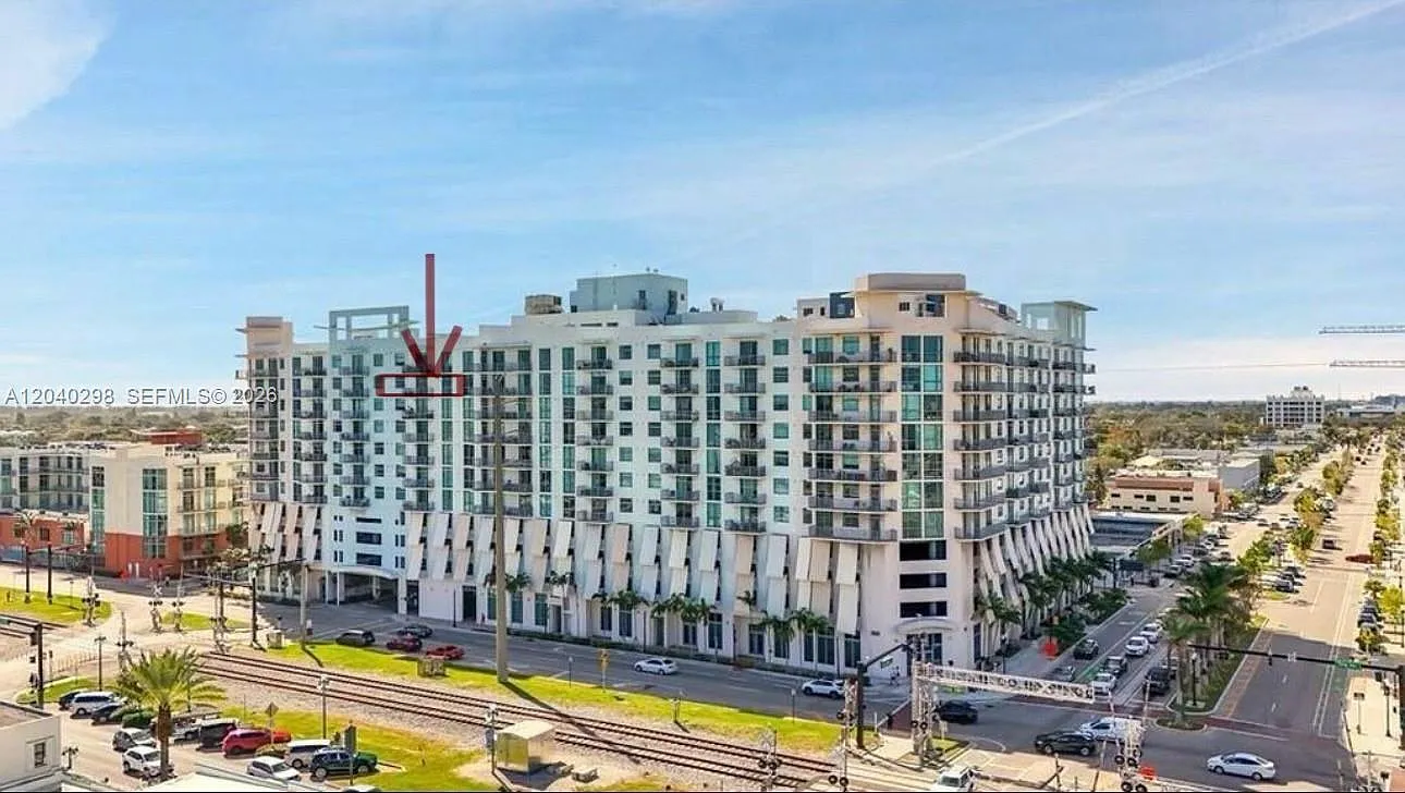 Hollywood Station Res Con — Photo 1